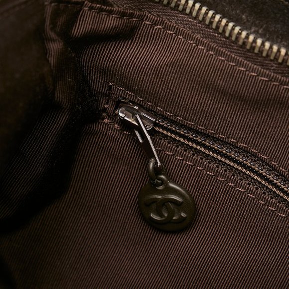 Chanel CC Suede Tote - Picture 9 of 9